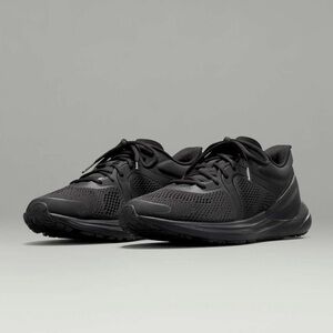 Lululemon Women’s Blissfeel runners, black/black/black